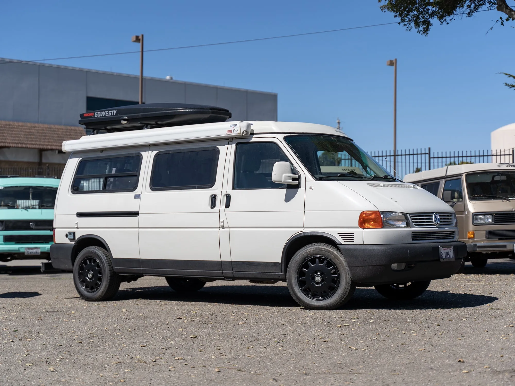 16" Rally Style Alloy Wheel & Hardware Set [Eurovan]